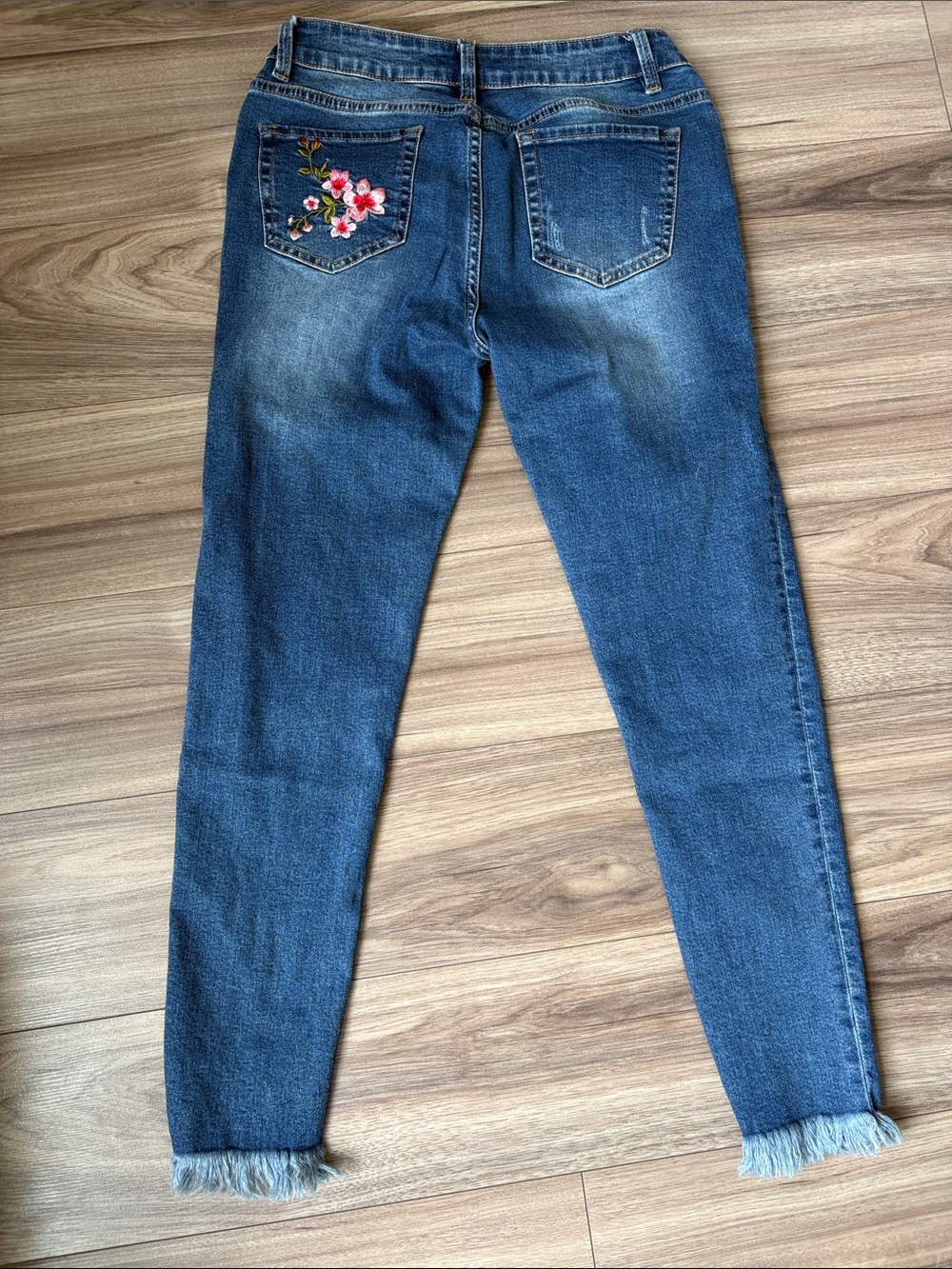 Floral Embroidered Ankle Jeans - Blue - Picture 5 of 6
